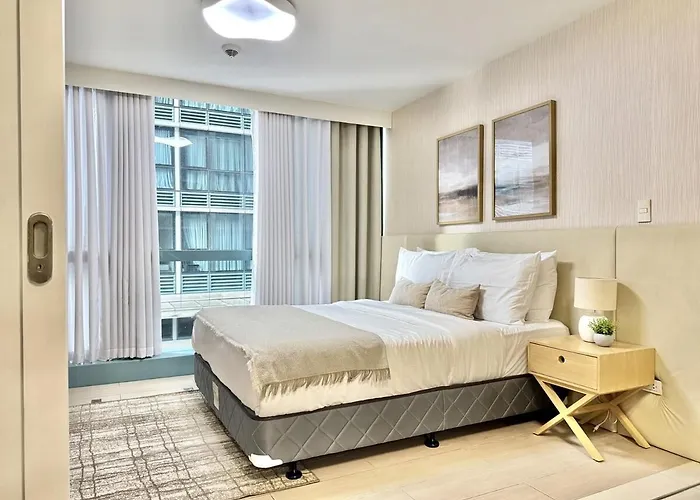 Uptown Bgc 1br Warm Neutral Pool View * Manila