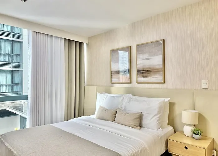 Uptown Bgc 1br Warm Neutral Pool View Manila