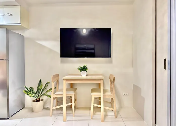 Apartamento Uptown Bgc 1br Warm Neutral Pool View Manila